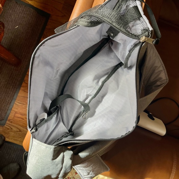 NWOT Petite Pistache Dog Carrier, Gray, Small Dogs - Picture 6 of 13